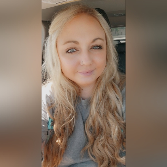 Meet your Posher, Laurelle - Picture 1 of 4